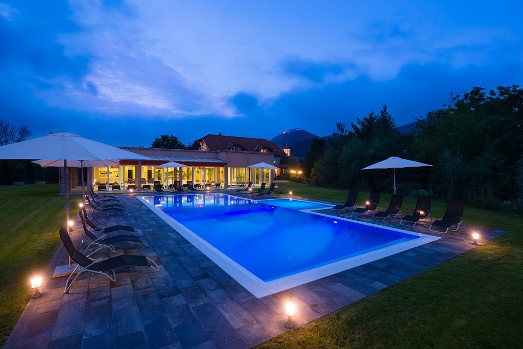 Hotel Honti Wellness Es Konferencia Szalloda Visegrad Exterior photo