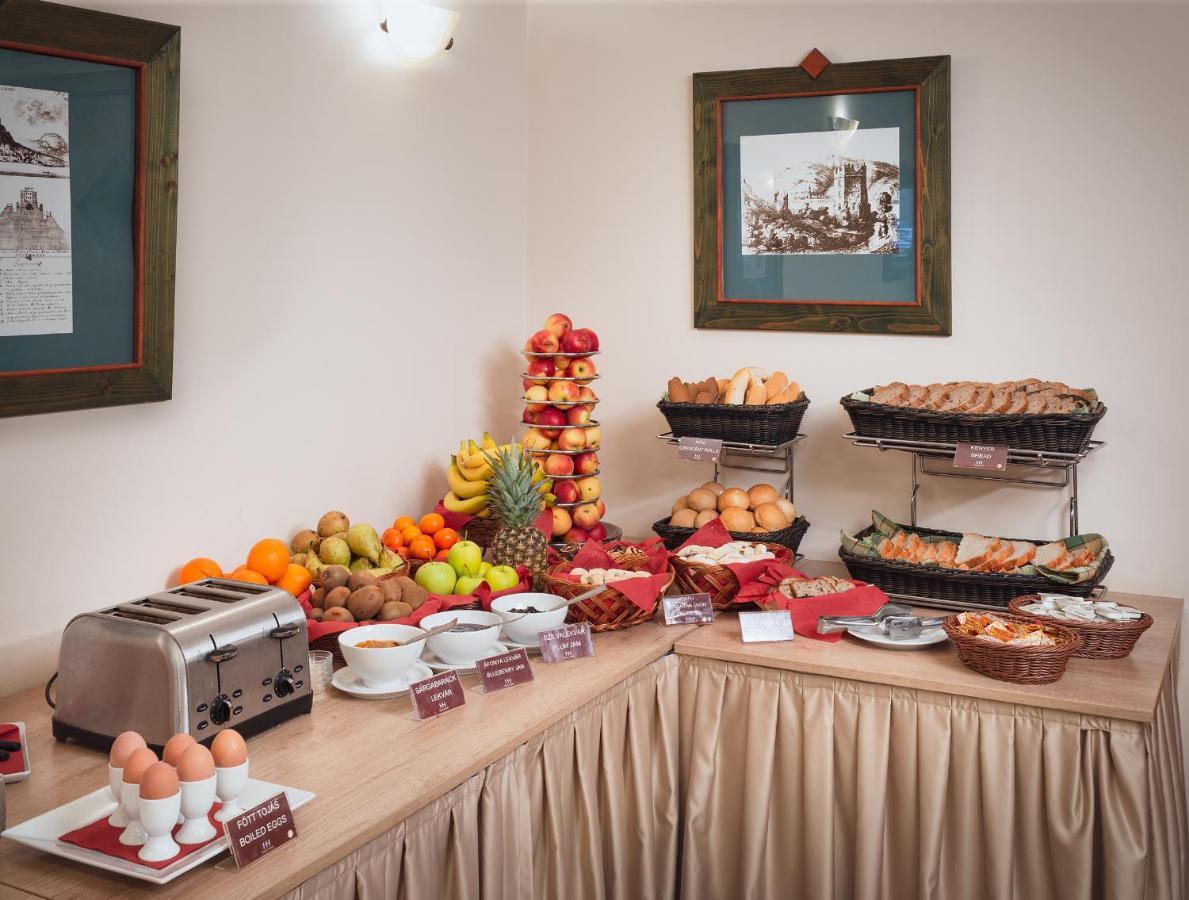 Hotel Honti Wellness Es Konferencia Szalloda Visegrad Exterior photo