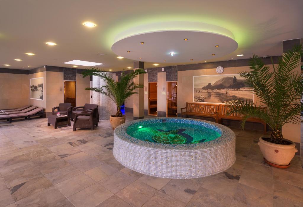 Hotel Honti Wellness Es Konferencia Szalloda Visegrad Exterior photo