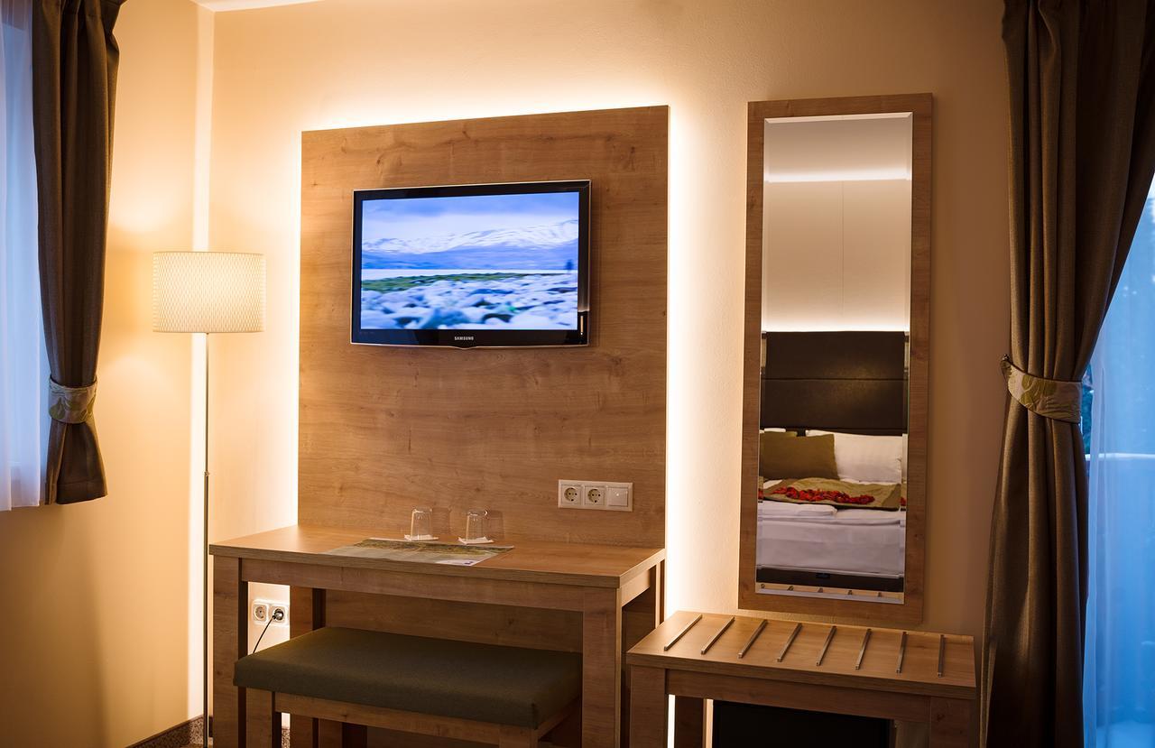 Hotel Honti Wellness Es Konferencia Szalloda Visegrad Exterior photo
