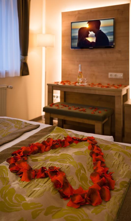 Hotel Honti Wellness Es Konferencia Szalloda Visegrad Exterior photo